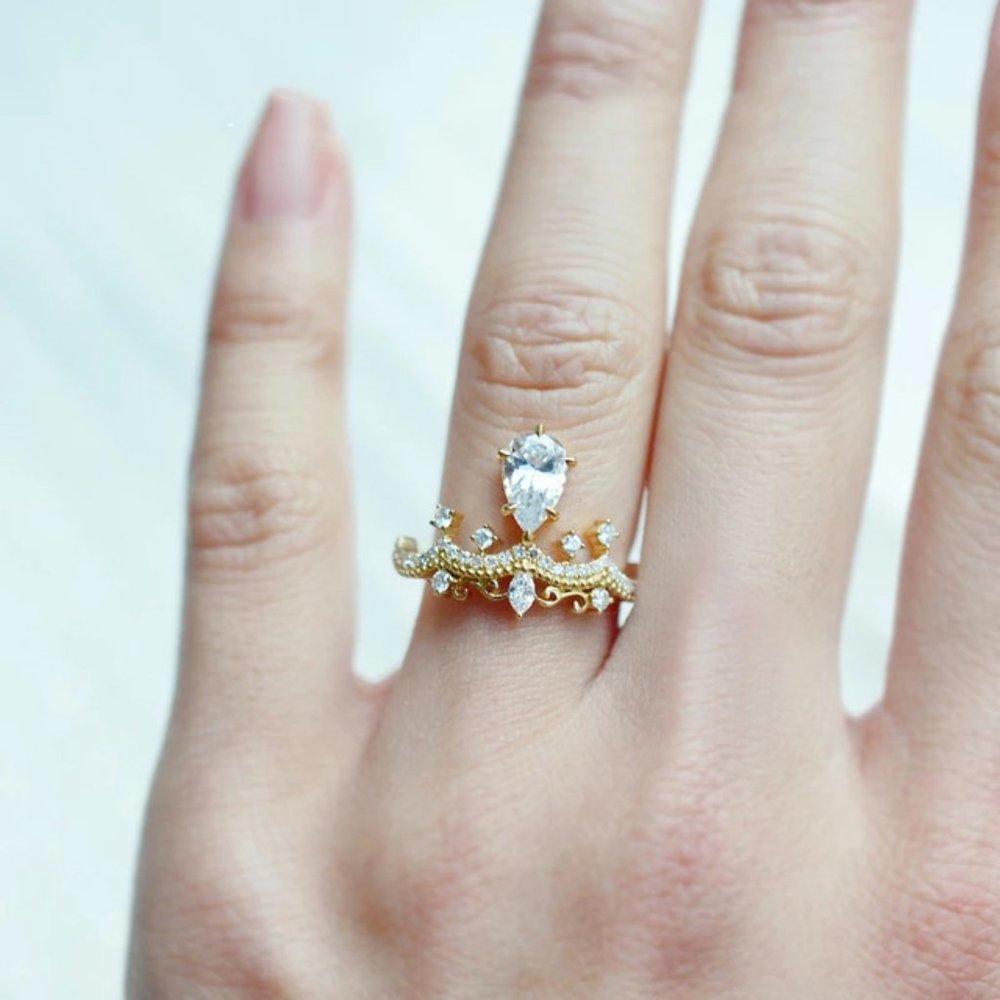 NEW 18K Yellow Gold Diamond Crown Pear Cut Ring - Picture 2 of 6